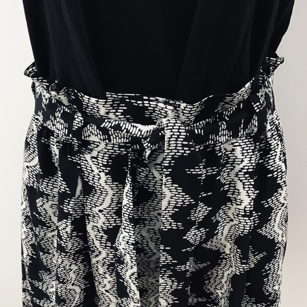 COUNTRY ROAD size 8/10 black and white shorts with tie belt and elastic waist - Picture 3 of 8
